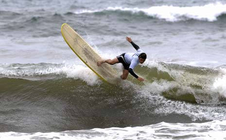 BRETT CALLER in action at the 2008 Longboard Invitational. BRETT CALLER in action at the 2008 Longboard Invitational.