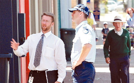 SERGEANT Bill Kaz and Guy Russell from teh gold Coast City Council discuss cameras for Coolangatta. SERGEANT Bill Kaz and Guy Russell from teh gold Coast City Council discuss cameras for Coolangatta.