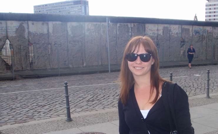 Kirsty Noffke at the Berlin Wall. Kirsty Noffke at the Berlin Wall.