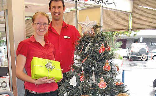 Launching the 2009 UnitingCare Christmas Appeal are UnitingCare’s Lismore co-ordinator Evelyn Daley (front right) and Target Country Lismore’s assistant manager Louise Gray with Target Country staff Leigha Lawlor and Dean Coleman. Launching the 2009 UnitingCare Christmas Appeal are UnitingCare’s Lismore co-ordinator Evelyn Daley (front right) and Target Country Lismore’s assistant manager Louise Gray with Target Country staff Leigha Lawlor and Dean Coleman.
