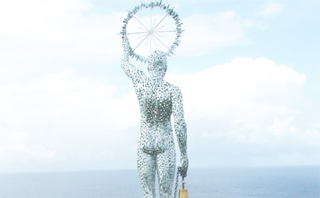 One of the sculptures featured in the 2005 Artscape exhibition at Cape Byron. One of the sculptures featured in the 2005 Artscape exhibition at Cape Byron.