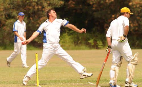 Tucabia Blue’s Greg Mears took three vital Harwood wickets. Tucabia Blue’s Greg Mears took three vital Harwood wickets.