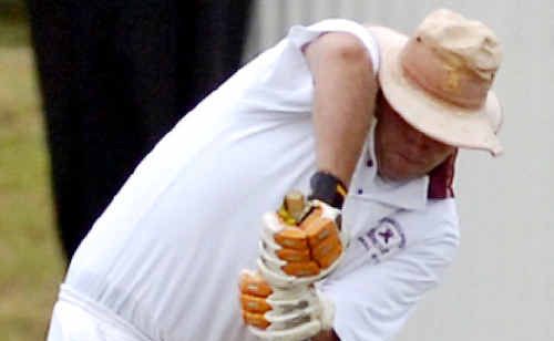 Alstonville batsman Steve Robb is kept on his toes by Marist Brothers bowler Stuart Rose at Oakes Oval on Saturday. Alstonville batsman Steve Robb is kept on his toes by Marist Brothers bowler Stuart Rose at Oakes Oval on Saturday.