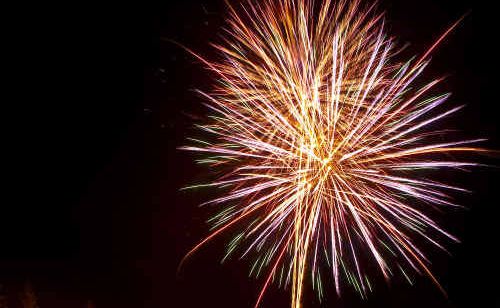Fireworks will light up the night sky over Yamba at midnight, thanks to the Pacific Hotel. Fireworks will light up the night sky over Yamba at midnight, thanks to the Pacific Hotel.
