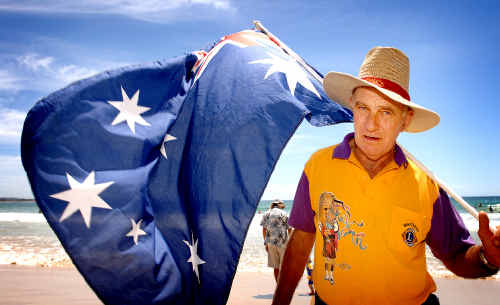 Maclean Lions’ Ken Crampton holds his Australian-start flag. Maclean Lions’ Ken Crampton holds his Australian-start flag.