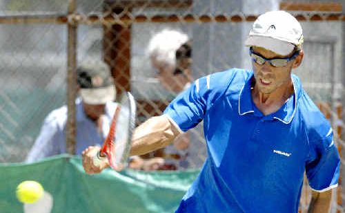 Mark Draper, of the Gold Coast, powers his way to win the men’s singles final yesterday at the Ballina New Year Open. Mark Draper, of the Gold Coast, powers his way to win the men’s singles final yesterday at the Ballina New Year Open.