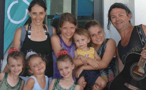 Jimmy and Tracy and six of their eight children have come to Yamba to busk for a couple of days. Jimmy and Tracy and six of their eight children have come to Yamba to busk for a couple of days.