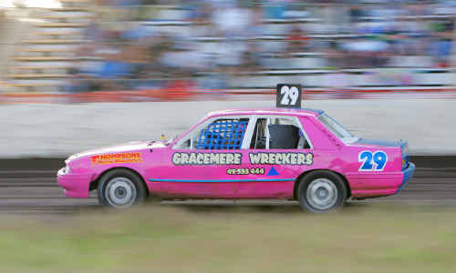 Beau Saunders was in no mood to let other Fender Benders past him last Saturday at the Rockhampton Showgrounds. Beau Saunders was in no mood to let other Fender Benders past him last Saturday at the Rockhampton Showgrounds.