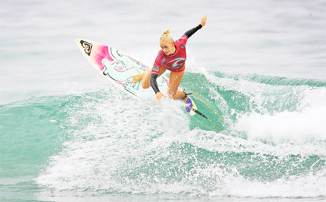 PICTURED is Kirsten Ogden ripping at North Cronulla. PHOTO: Wes Lonergan/Surfing NSW.
PICTURED is Kirsten Ogden ripping at North Cronulla. PHOTO: Wes Lonergan/Surfing NSW.
