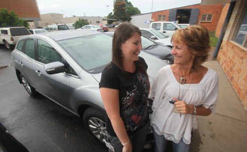 Katrina Lee and Vicki Norman of the RTA enjoy the benefits of car pooling. Katrina Lee and Vicki Norman of the RTA enjoy the benefits of car pooling.