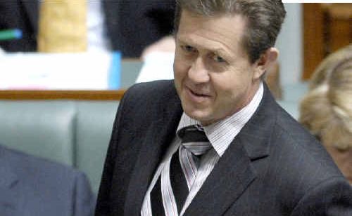Member for Cowper Luke Hartsuyker will table a Private Member’s Bill in Federal Parliament in response to the Maclean flying fox issue. Member for Cowper Luke Hartsuyker will table a Private Member’s Bill in Federal Parliament in response to the Maclean flying fox issue.