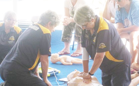 LIFE-SAVING TECHNIQUE: Ballina coast guard volunteer Lorraine Leuckel (left) instructs a CPR training workshop at the Ballina Beach Village, South Ballina, last Sunday. LIFE-SAVING TECHNIQUE: Ballina coast guard volunteer Lorraine Leuckel (left) instructs a CPR training workshop at the Ballina Beach Village, South Ballina, last Sunday.