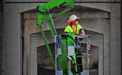 RTA bridge crew worker Rory Hughes undertakes maintenance work on the Grafton Bridge yesterday. An eight-week maintenance program to the concrete piers underneath the northern approach spans to the Grafton Bridge started yesterday and will continue between 7am and 6pm, Monday to Friday, and 8am and 1pm on Saturdays. Minimal or no delays to traffic in Kent Street are expected during the work. RTA bridge crew worker Rory Hughes undertakes maintenance work on the Grafton Bridge yesterday. An eight-week maintenance program to the concrete piers underneath the northern approach spans to the Grafton Bridge started yesterday and will continue between 7am and 6pm, Monday to Friday, and 8am and 1pm on Saturdays. Minimal or no delays to traffic in Kent Street are expected during the work.