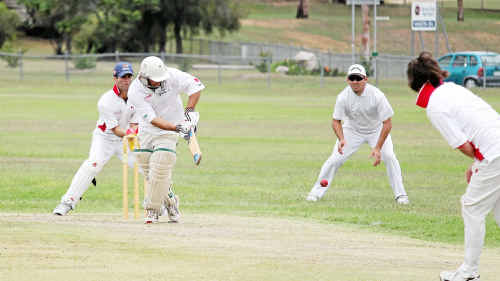 Darren Apted batted well to hit 65 for Inglewood against Warwick Hotel Colts in A-grade.
Darren Apted batted well to hit 65 for Inglewood against Warwick Hotel Colts in A-grade.