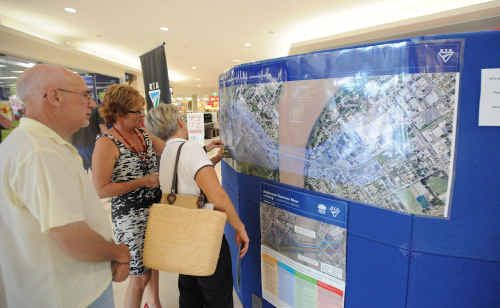 Grafton Shoppingworld’s RTA display showing details of the four options the authority has nominated for an additional crossing of the Clarence River in Grafton. The display, which is staffed part-time, includes a computer-generated video presentation of the routes. Grafton Shoppingworld’s RTA display showing details of the four options the authority has nominated for an additional crossing of the Clarence River in Grafton. The display, which is staffed part-time, includes a computer-generated video presentation of the routes.