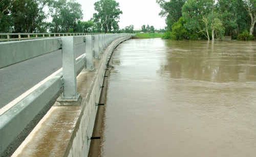 A rising Dawson River (at 12.5m) has threatened to cut off Theodore by rising over a bridge on the Leichhardt Highway. A rising Dawson River (at 12.5m) has threatened to cut off Theodore by rising over a bridge on the Leichhardt Highway.