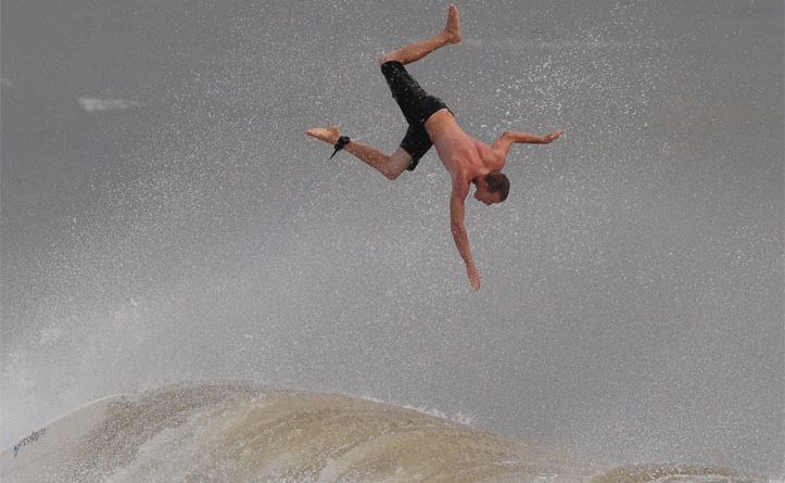 Surfers are being invited to participate in an online survey which will provide valuable information on injury rates, types and severity of injury, skin cancer and general surf safety. Surfers are being invited to participate in an online survey which will provide valuable information on injury rates, types and severity of injury, skin cancer and general surf safety.