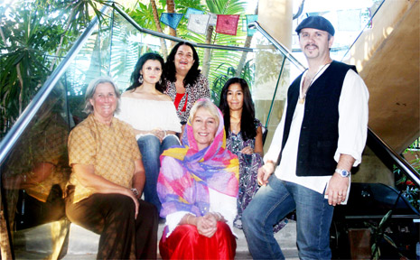Harmony Day organising committee. From left: Yvonne Jessup, Rosa Del-Castillo Bartolich, Judy Shelley, Rumi Shimokawa, Andrew Bartolich. In front: Corinne Sinclair. Harmony Day organising committee. From left: Yvonne Jessup, Rosa Del-Castillo Bartolich, Judy Shelley, Rumi Shimokawa, Andrew Bartolich. In front: Corinne Sinclair.