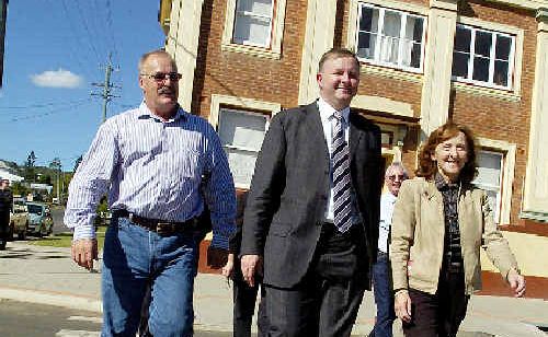 Federal Transport, Infrastructure and Local Government Minister Anthony Albanese (centre) in Kyogle yesterday with Kyogle Shire mayor Ross Brown and Federal Page MP Janelle Saffin. Federal Transport, Infrastructure and Local Government Minister Anthony Albanese (centre) in Kyogle yesterday with Kyogle Shire mayor Ross Brown and Federal Page MP Janelle Saffin.