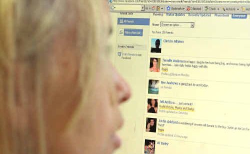 Do you know who your kids are talking to online? Do you know who your kids are talking to online?