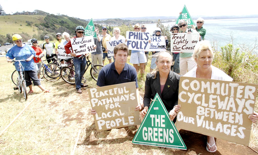 Ballina-Lennox Head cycleway protestors. Ballina-Lennox Head cycleway protestors.