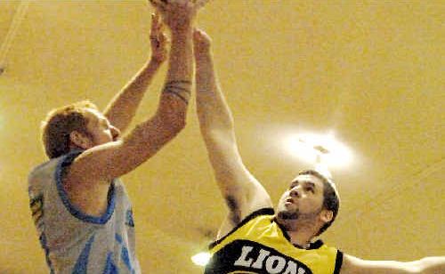 BREAKING POINT: The Ballina Breakers’ John Schmizer shoots during a State League game against Armidale at Southern Cross K-12 School. BREAKING POINT: The Ballina Breakers’ John Schmizer shoots during a State League game against Armidale at Southern Cross K-12 School.
