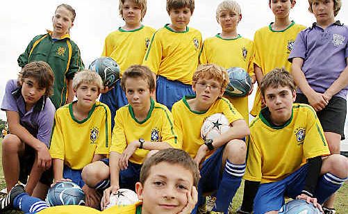 Kingscliff Soccer Club and Twin Towns Little Athletics (purple) members say “stay off our grass”. Kingscliff Soccer Club and Twin Towns Little Athletics (purple) members say “stay off our grass”.