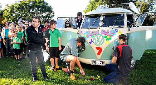 Grant Denyer, during his last visit to Gympie for Sunrise, had local auto-electrician Ian Hoy and mechanic Peter Weller fix the Road Trip Kombi van. Grant Denyer, during his last visit to Gympie for Sunrise, had local auto-electrician Ian Hoy and mechanic Peter Weller fix the Road Trip Kombi van.