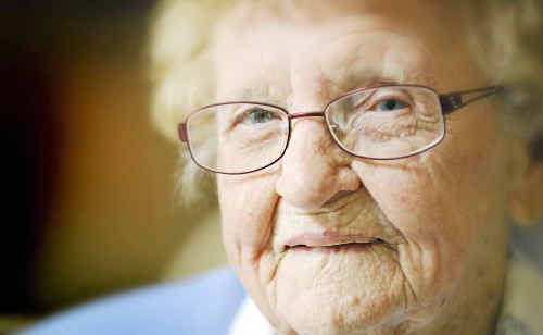 Happy birthday Dot: Grafton woman Dot Edmonds celebrated her 102nd birthday yesterday surrounded by family and friends. Happy birthday Dot: Grafton woman Dot Edmonds celebrated her 102nd birthday yesterday surrounded by family and friends.