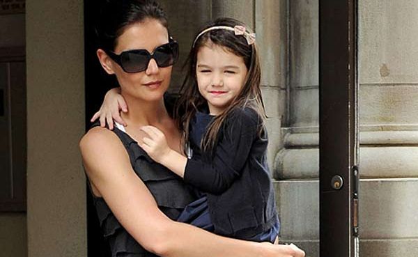 Katie Holmes and her daughter Suri. Katie Holmes and her daughter Suri.