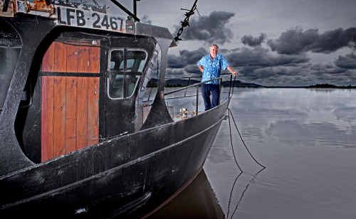 Maclean fisherman of 55 years, Alan ‘Fatty’ Ford, is calling for changes in regulations governing management and estuary opening times for Clarence River prawn trawlers. Maclean fisherman of 55 years, Alan ‘Fatty’ Ford, is calling for changes in regulations governing management and estuary opening times for Clarence River prawn trawlers.