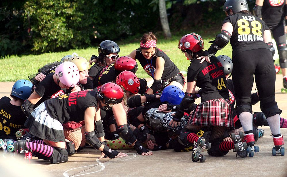 Roller derby etiquette is thrown out the window for this stacks-on-the-mill melee at Federal on Saturday. Roller derby etiquette is thrown out the window for this stacks-on-the-mill melee at Federal on Saturday.