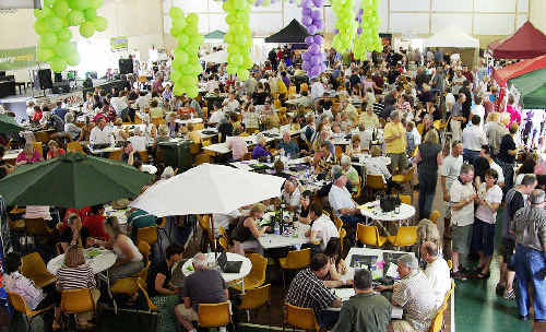 HERE’S CHEERS: Food lovers enjoy the atmosphere at a previous Tenterfield Food and Wine Festival. HERE’S CHEERS: Food lovers enjoy the atmosphere at a previous Tenterfield Food and Wine Festival.