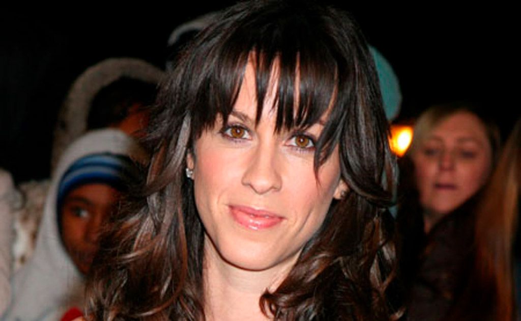 Alanis Morissette expecting baby