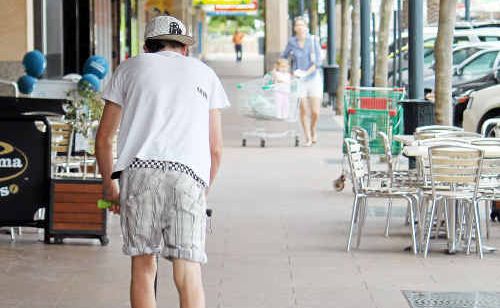 Recent visitors to the rose city commented to me with all the empty shops its like a ghost town. Recent visitors to the rose city commented to me with all the empty shops its like a ghost town.