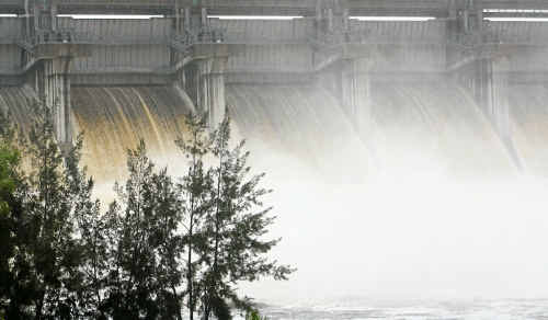 Leslie Dam will not be lowered to accommodate predicted rainfall in the next three months. Leslie Dam will not be lowered to accommodate predicted rainfall in the next three months.