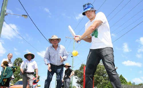 Australian cricketer Shane Watson took time out on his visit to Ipswich to play cricket with local kids, and Mayor Paul Pisasale, in David Street, North Booval, an area hit extremely hard by flooding. Australian cricketer Shane Watson took time out on his visit to Ipswich to play cricket with local kids, and Mayor Paul Pisasale, in David Street, North Booval, an area hit extremely hard by flooding.