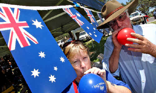 Christine O’Leary and John Commens blow some balloons up at Lions Park. Christine O’Leary and John Commens blow some balloons up at Lions Park.