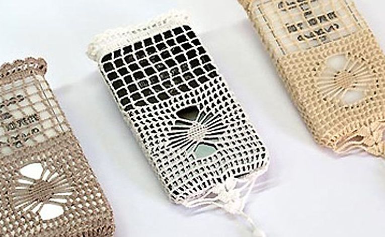 In the perfect collusion of high tech meets handmade, Greece is for Lovers have released a crochet sleeve to soften up your ipod’s hard beats. In the perfect collusion of high tech meets handmade, Greece is for Lovers have released a crochet sleeve to soften up your ipod’s hard beats.