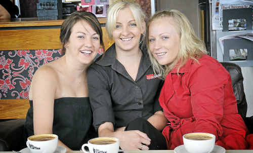 Friends (from left) Stephanie Cook, Bec Solomon and Carli Berman reckon Toowoomba blokes need to ditch cheesy pick-up lines when trying to meet women. Friends (from left) Stephanie Cook, Bec Solomon and Carli Berman reckon Toowoomba blokes need to ditch cheesy pick-up lines when trying to meet women.