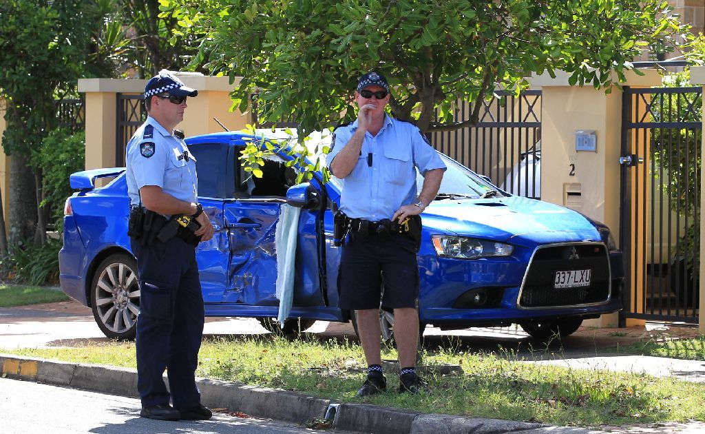 Police with the alleged fake police car at 15th Ave, Palm beach. Police with the alleged fake police car at 15th Ave, Palm beach.