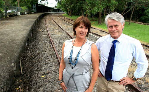 Geoff Provist and Melinda Pavey at the M’Bah railway station. Geoff Provist and Melinda Pavey at the M’Bah railway station.