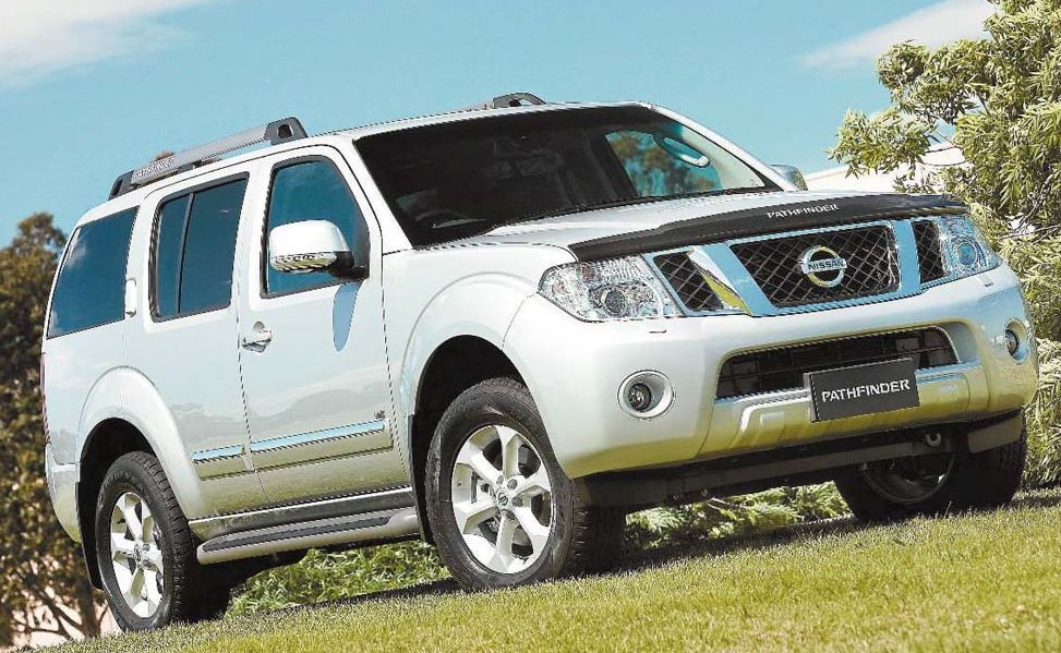 The Nissan Pathfinder TI comes with cruise control, Bluetooth, dual zone air-conditioning, heated seats, xenon headlights, reversing camera and self-folding mirrors as standard. The Nissan Pathfinder TI comes with cruise control, Bluetooth, dual zone air-conditioning, heated seats, xenon headlights, reversing camera and self-folding mirrors as standard.