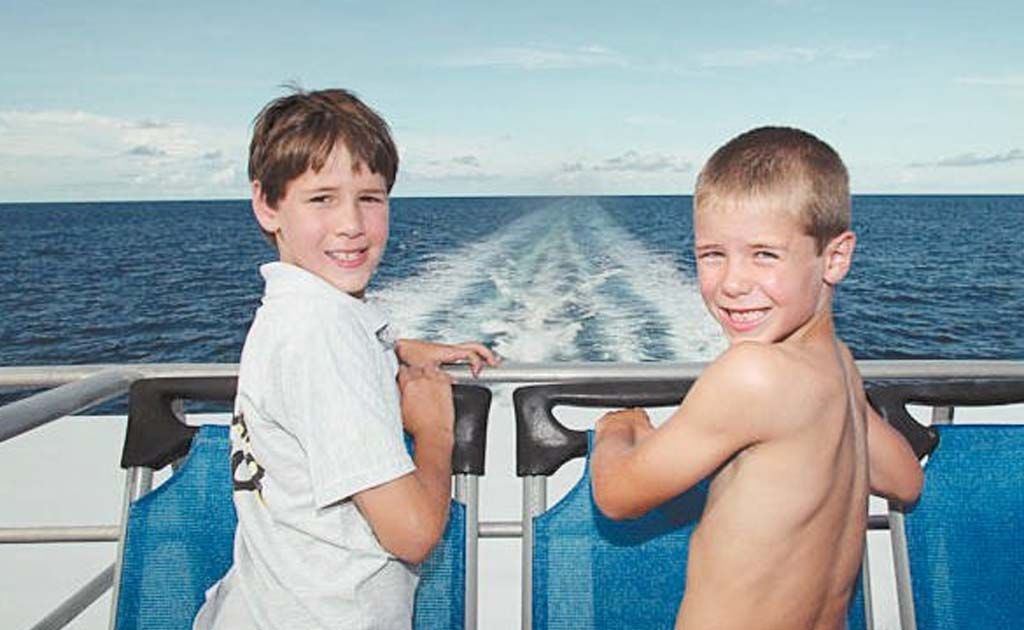 Take the kids on a trip to the reef with Cruise Whitsundays. Take the kids on a trip to the reef with Cruise Whitsundays.
