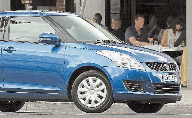 The 2011 Suzuki Swift is larger inside and it sits on a bigger wheelbase. The 2011 Suzuki Swift is larger inside and it sits on a bigger wheelbase.
