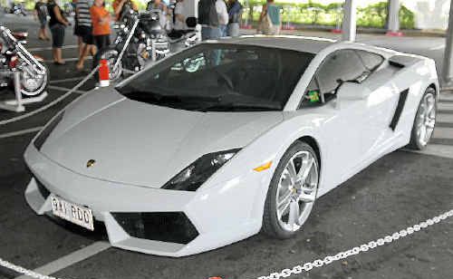 Theoretically Carbonskin can replace any fabric, including convertible roof materials. Theoretically Carbonskin can replace any fabric, including convertible roof materials.