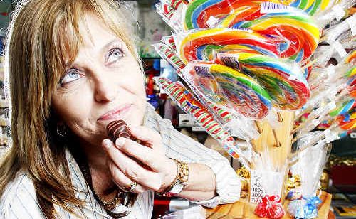 Debbi Engler and dark chocolate. Photo: Claudia Baxter Debbi Engler and dark chocolate. Photo: Claudia Baxter