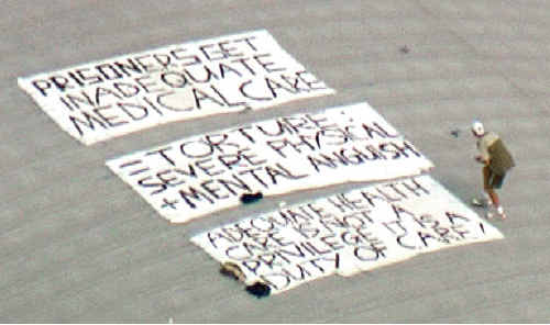 Gerard Richmond-Sinclair’s sign on the roof of Borallon Correctional Centre. Photo: TEN News Gerard Richmond-Sinclair’s sign on the roof of Borallon Correctional Centre. Photo: TEN News