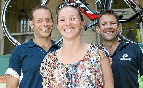 Frenchville Frogs triathletes (from left) Scott Lawton, Kelly Spottiswood and Mick Busby tasted success in the 2011 Australian Championship series. Frenchville Frogs triathletes (from left) Scott Lawton, Kelly Spottiswood and Mick Busby tasted success in the 2011 Australian Championship series.