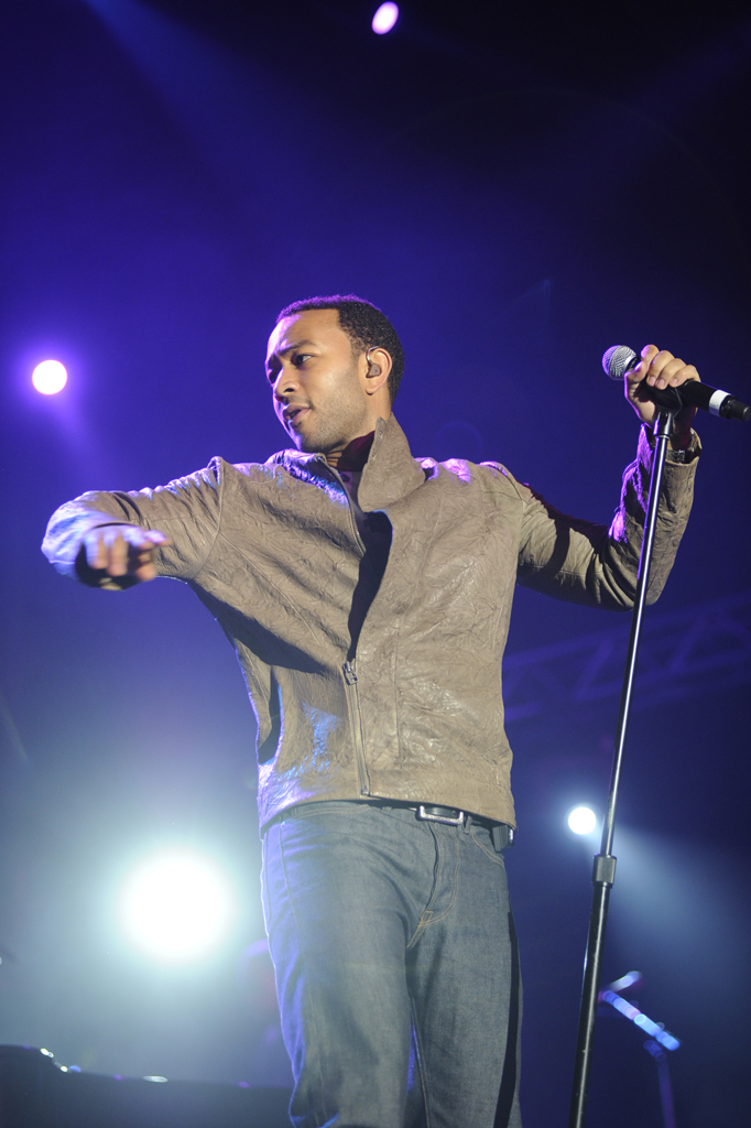 The third day of the 22nd Annual Bluesfest provided audiences with some great acts including John legend, Wolfmother, Kasey Chambers and Tim Robbins and The Rogues Gallery Band.